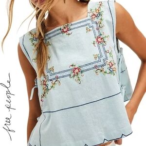 NWT Free People
Women's Sleeveless Garden Wall Embroidery Top